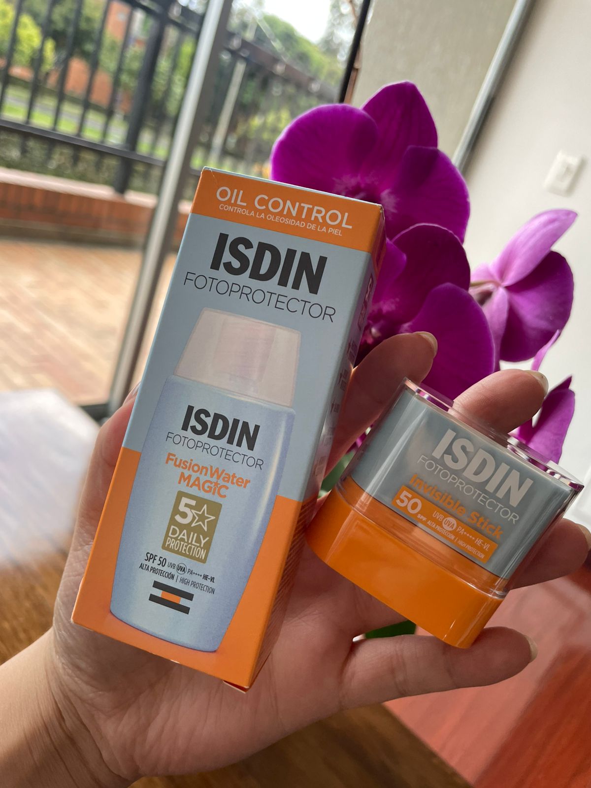 Fotoprotector Fusion Water Magic Oil Control - Isdin 50 ml + Fotoprotector Invisible Stick SPF 50