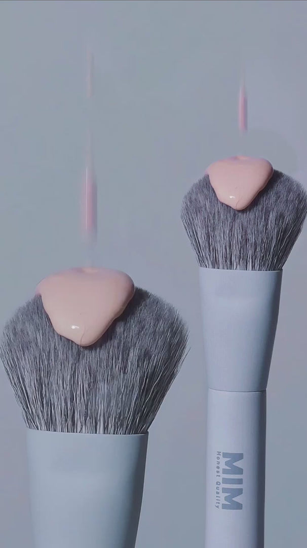 SKIN AND TINT BRUSH